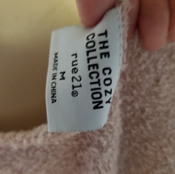 Cozy Set - Picture 5 of 8